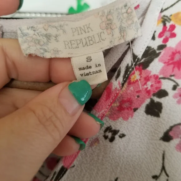 Small Pink Repiblic floral blouse - Picture 2 of 2